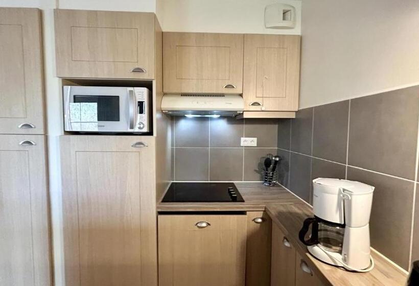 דירת חדר, Argousiers 19