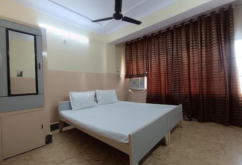 Номер Deluxe, Ayodhya Hotel Nitya