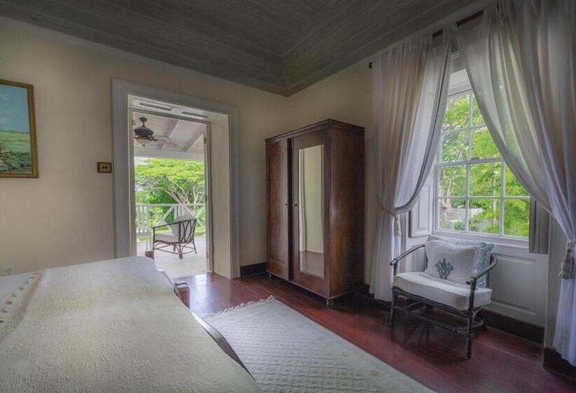 Люкс с Балконом, La Hacienda Bellevue