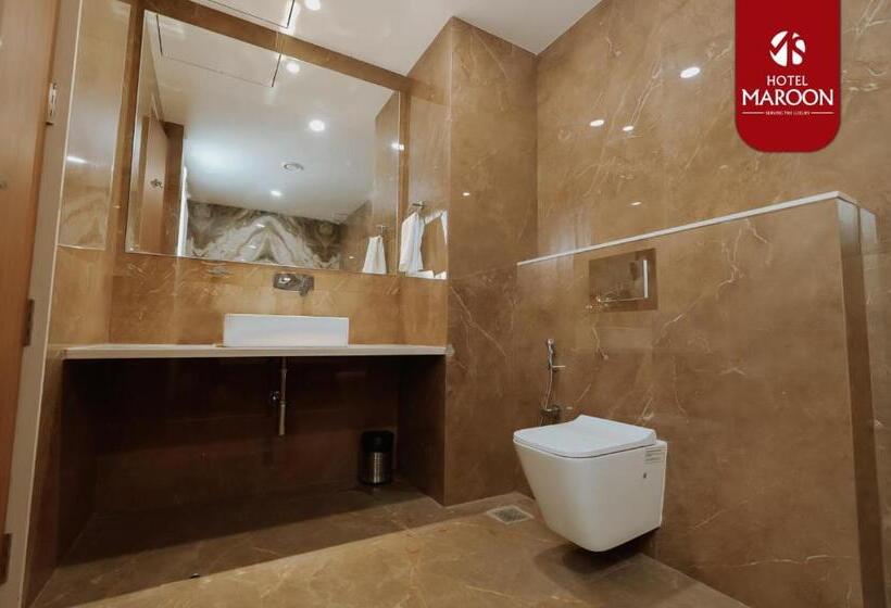 豪华房间, Maroon