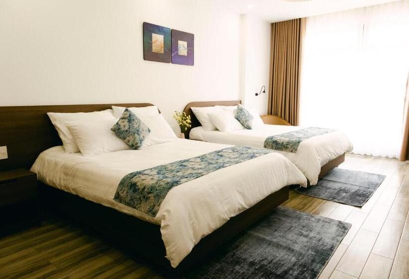 اتاق لوکس, Lộc Nguyên