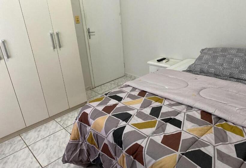 חדר סטנדרט, Quarto No Ap Do Roberto Centro