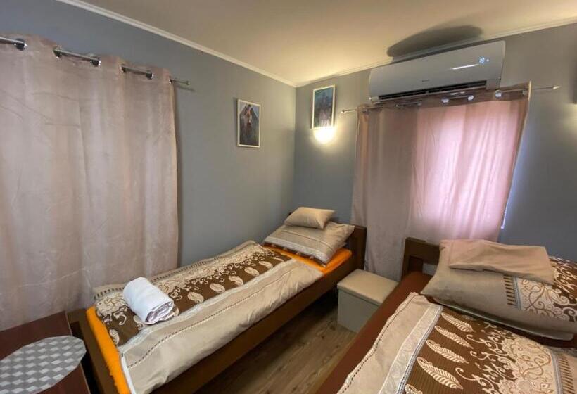 חדר סטנדרט עם מיטת קינג, Babér Apartmanház Balatonakarattya
