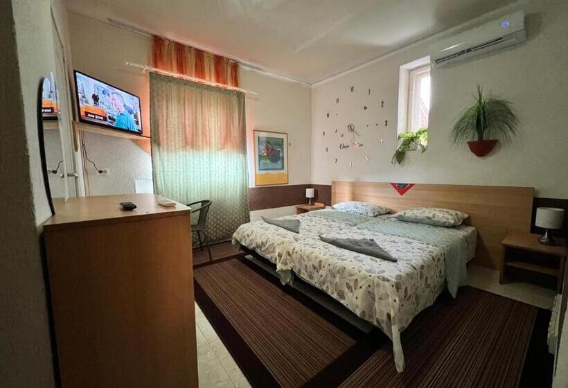 Номер Стандарт, Family S.e.t