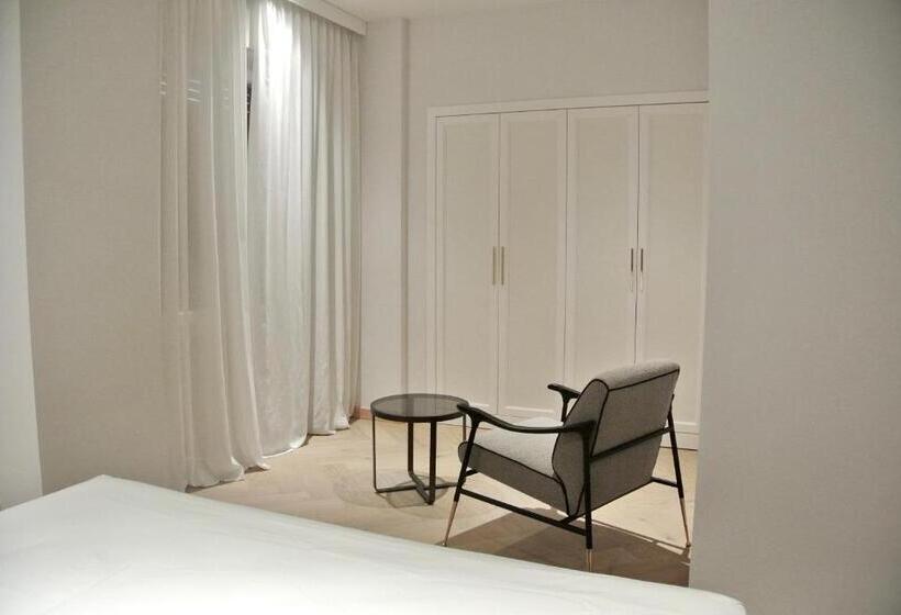 اتاق سوپریور, The Old Palace  Luxury Suites Signoria