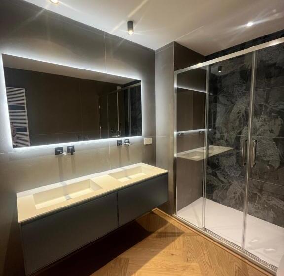 اتاق سوپریور, The Old Palace  Luxury Suites Signoria