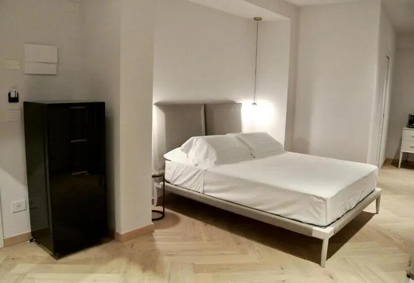 اتاق لوکس با بالکن, The Old Palace  Luxury Suites Signoria