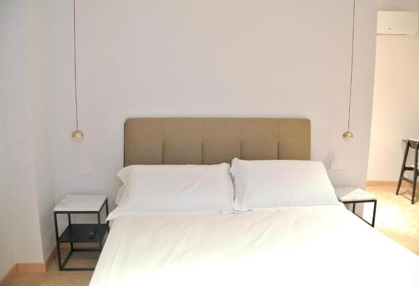 اتاق لوکس, The Old Palace  Luxury Suites Signoria