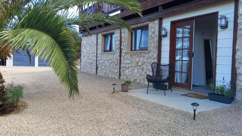 キングサイズベッドのスタンダードルーム, Hill Moi Country Stay By The Sea