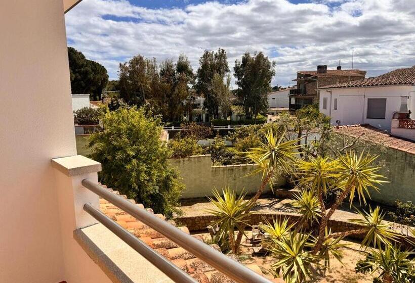 اتاق استاندارد با چشم‌انداز باغ, Villa Mercè Empúries