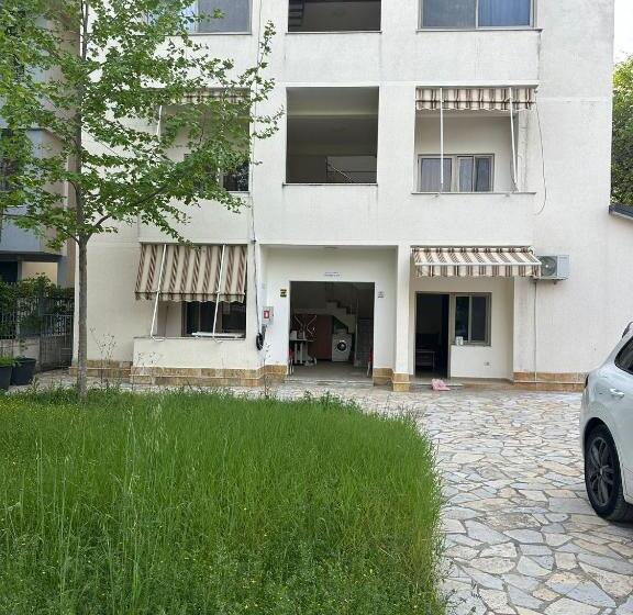 １ベッドルームアパートメント, Clarissa