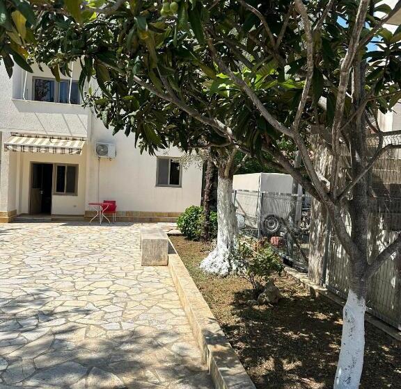 １ベッドルームアパートメント, Clarissa