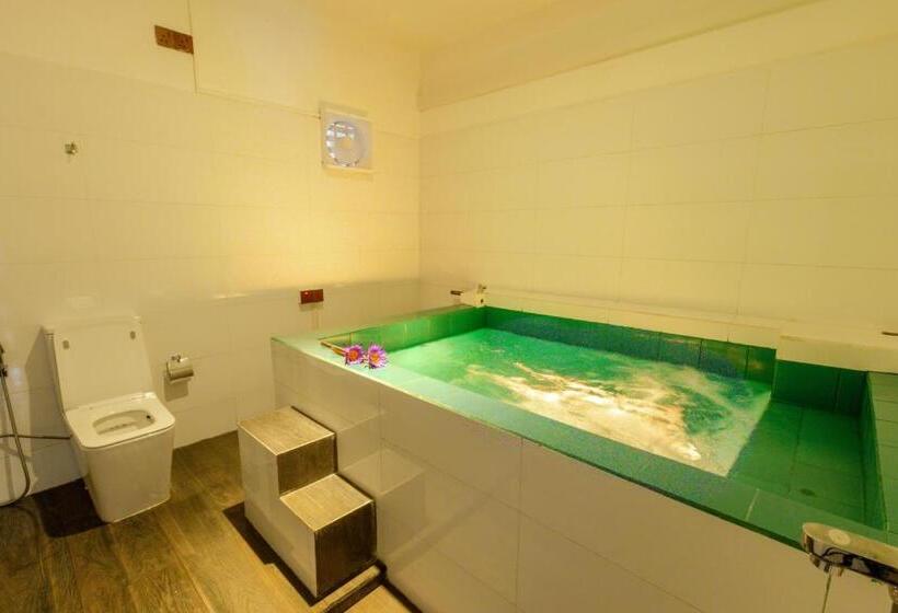 Suite with Hot Tub, Elysia Sigiriya