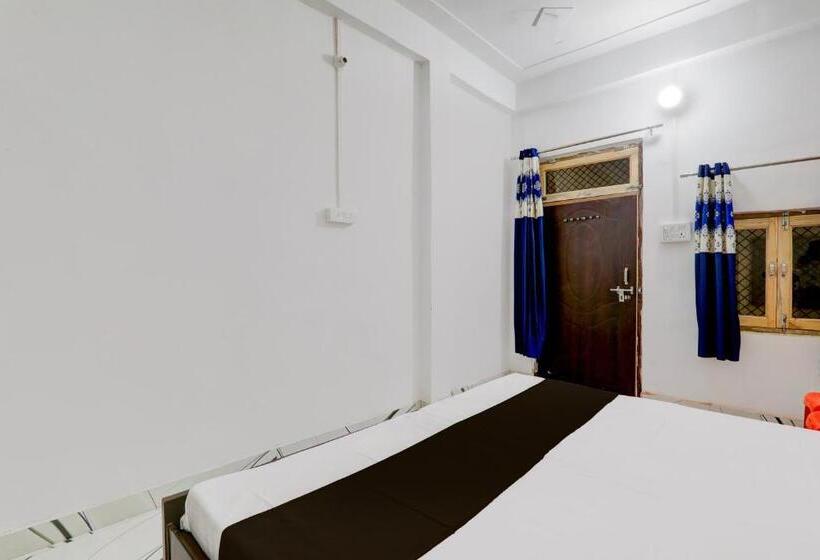 חדר קלאסי לשלושה, Oyo Rd Palace