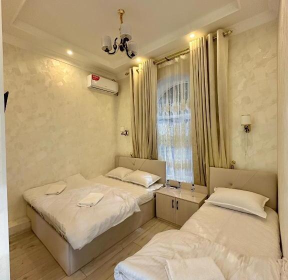 스탠다드 트리플 룸, Mirka Hotel Lux