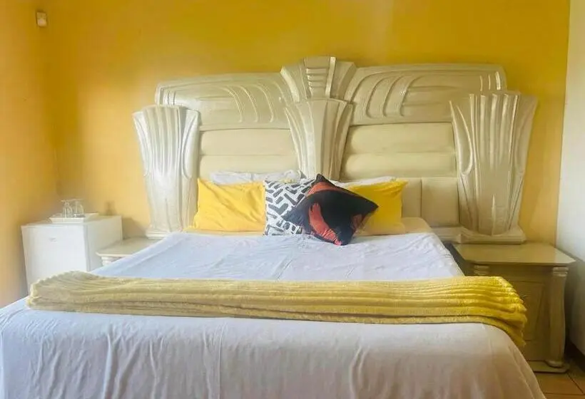 デラックスルーム, Eliza Guest House