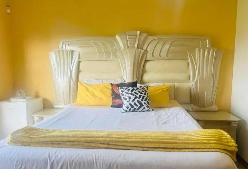 デラックスルーム, Eliza Guest House