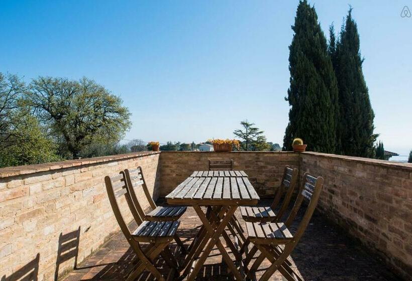 اتاق خانوادگی با چشم‌انداز دریا, B&b La Casa Tra Gli Ulivi