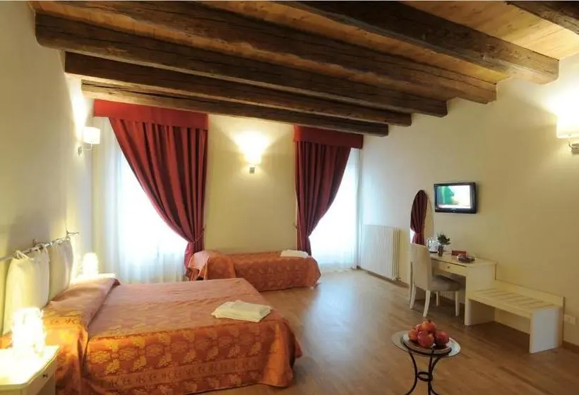 اتاق استاندارد چهار تخته, Honey Rooms Ferrara