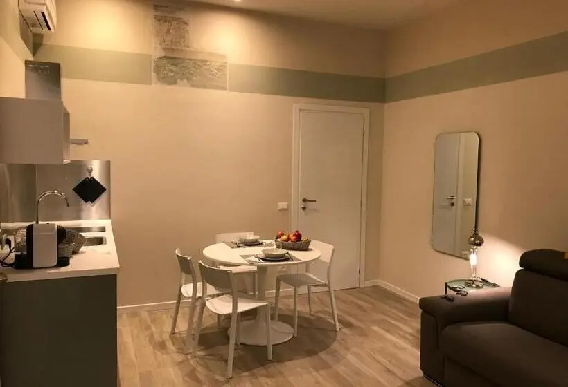 آپارتمان لوکس 1 خوابه, Honey Rooms Ferrara