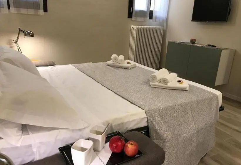 آپارتمان لوکس 1 خوابه, Honey Rooms Ferrara