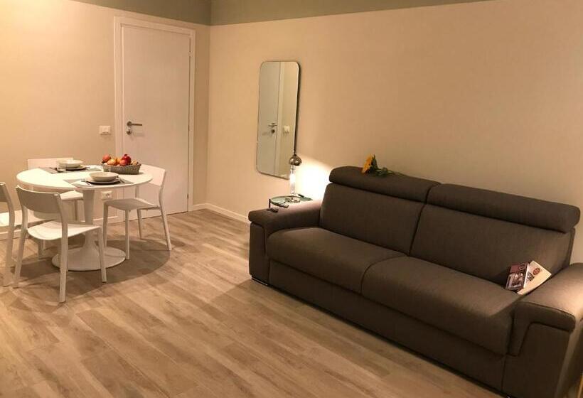 آپارتمان لوکس 1 خوابه, Honey Rooms Ferrara
