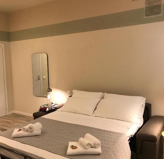 آپارتمان لوکس 1 خوابه, Honey Rooms Ferrara