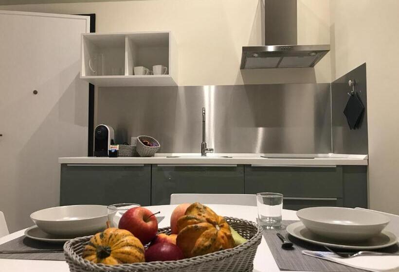 آپارتمان لوکس 1 خوابه, Honey Rooms Ferrara