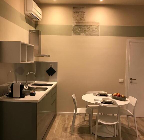 آپارتمان لوکس 1 خوابه, Honey Rooms Ferrara