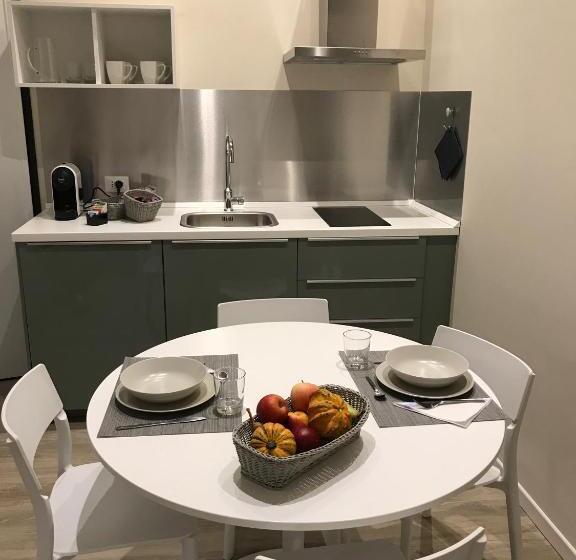 آپارتمان لوکس 1 خوابه, Honey Rooms Ferrara