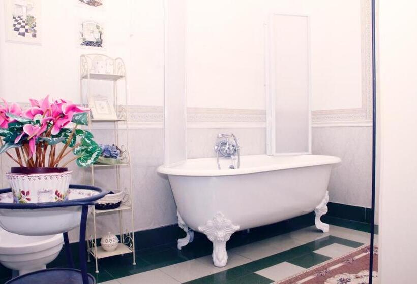 اتاق استاندارد, Il Giardino Segreto Di Ascoli Piceno