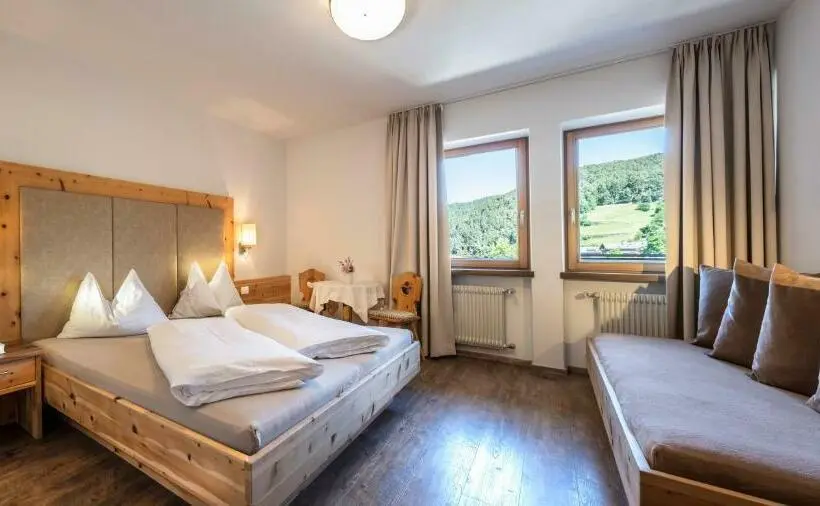 Deluxe-studio, Martina Breakfast Lodge