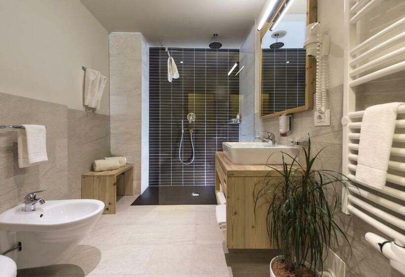 اتاق استاندارد, Martina Breakfast Lodge