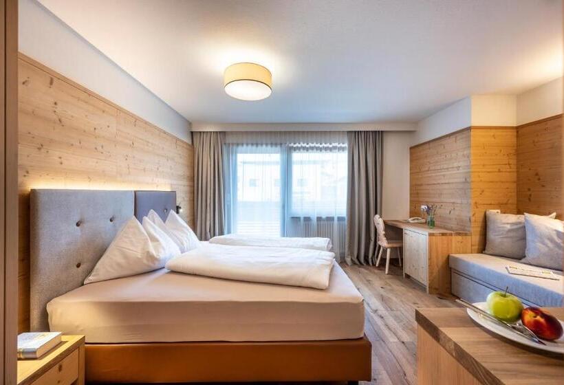 اتاق لوکس, Martina Breakfast Lodge