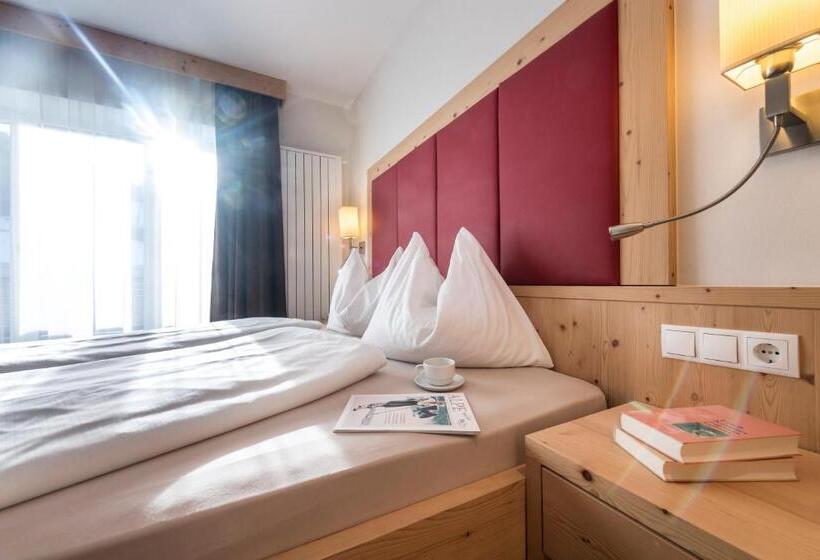 اتاق استاندارد با چشمانداز کوهستان, Martina Breakfast Lodge