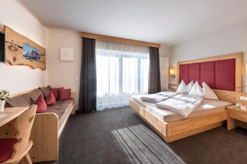 اتاق استاندارد با چشمانداز کوهستان, Martina Breakfast Lodge