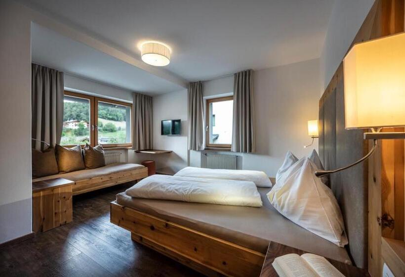 اتاق لوکس خانوادگی, Martina Breakfast Lodge