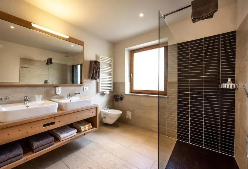 Deluxe-perhehuone, Martina Breakfast Lodge