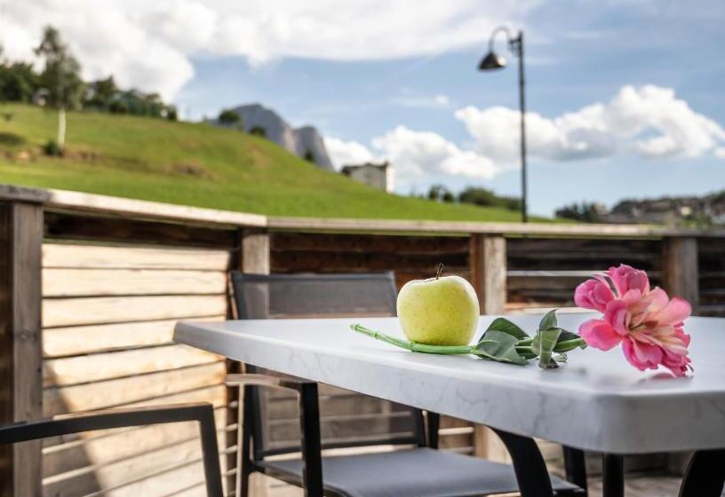 اتاق لوکس خانوادگی, Martina Breakfast Lodge