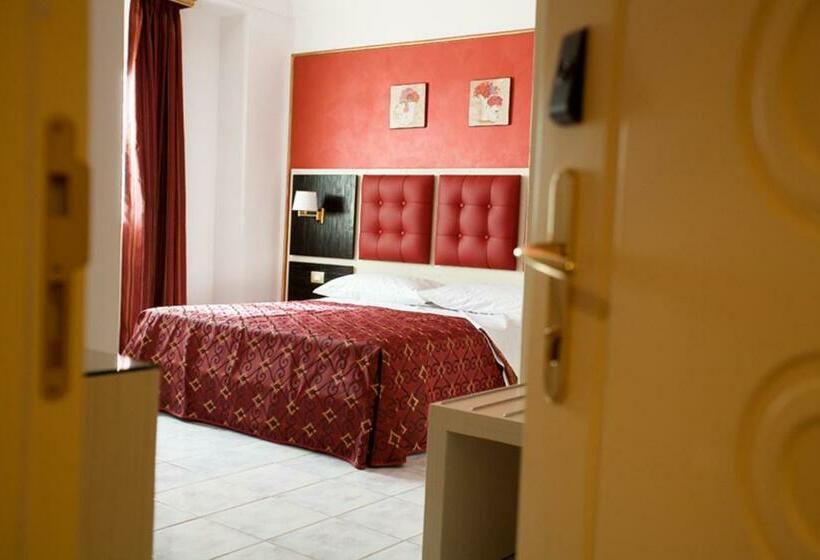 标准三人间, Fazio Rooms