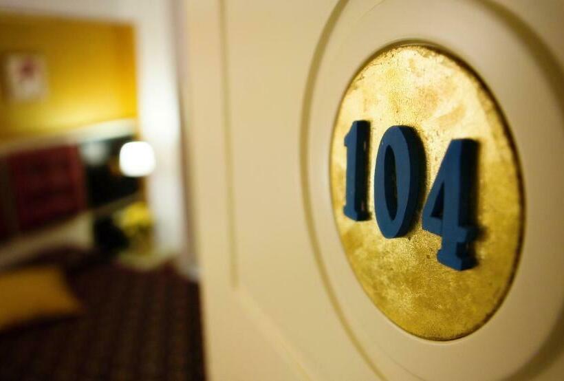 标准间, Fazio Rooms