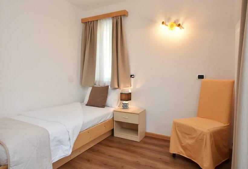 חדר משפחתי קלאסי, Albergo Negritella