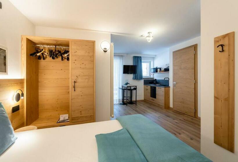 סוויטת ג'וניור עם מרפסת, Albergo Negritella