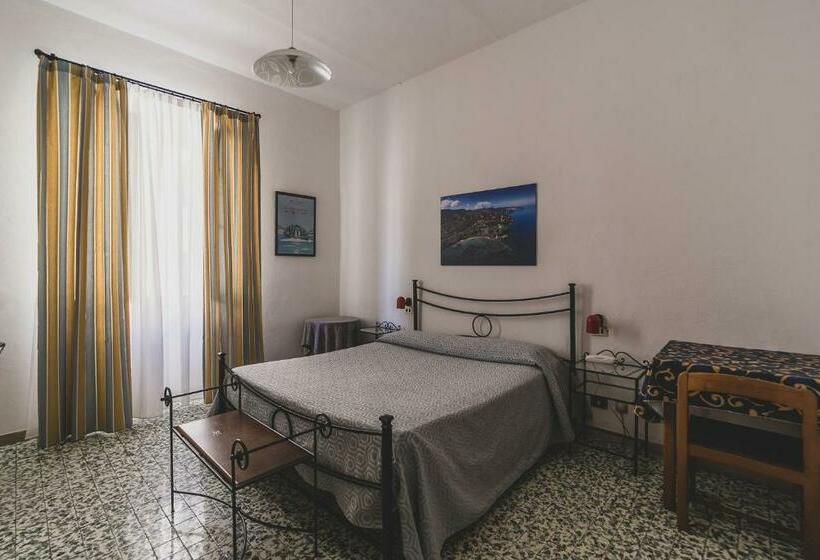 חדר סטנדרט עם מיטת קינג, Alfiero