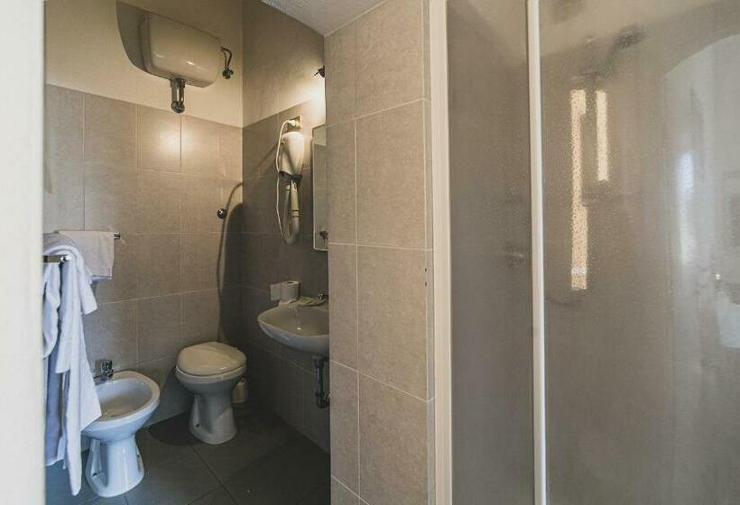 Triple Room Sea View, Alfiero