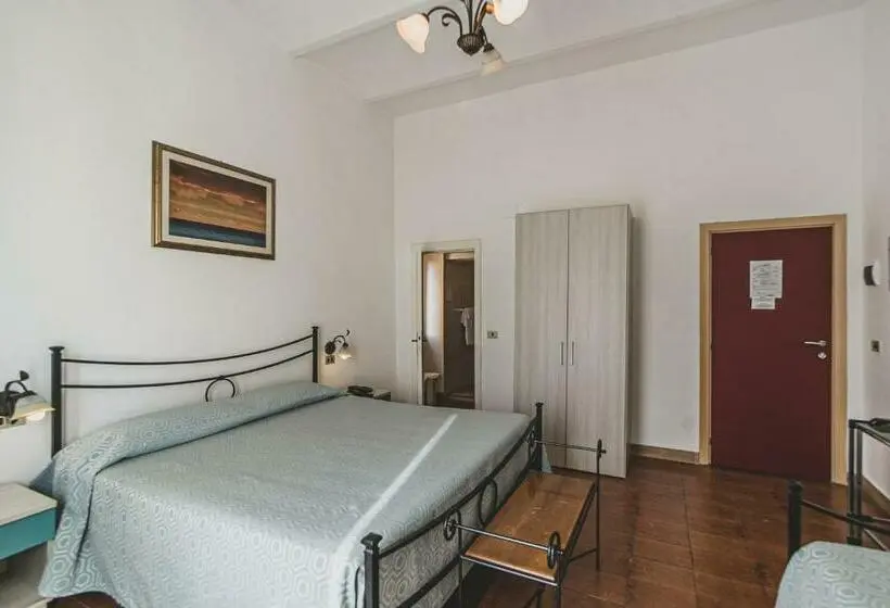 Triple Room Sea View, Alfiero