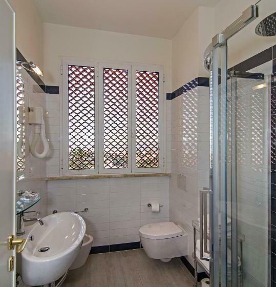 غرفة عائلية, Alk