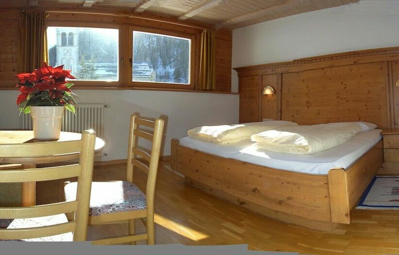 غرفة أساسية, Alpenhof