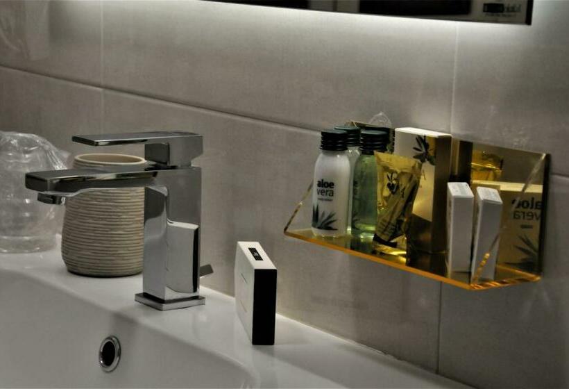 חדר סטנדרט, Aquila