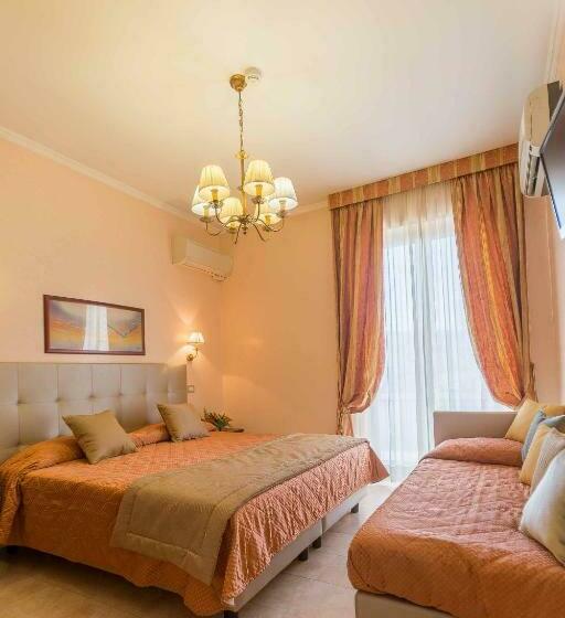 חדר סטנדרט לשלושה, Aquila